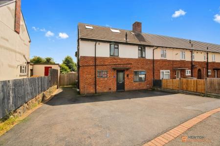 4 bedroom End of terrace house for sale in Woodland Drive, Leicester, LE3