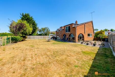 3 bedroom Detached house for sale in Heath Lane, Earl Shilton, LE9