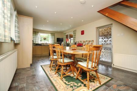 3 bedroom Detached house for sale in Heath Lane, Earl Shilton, LE9