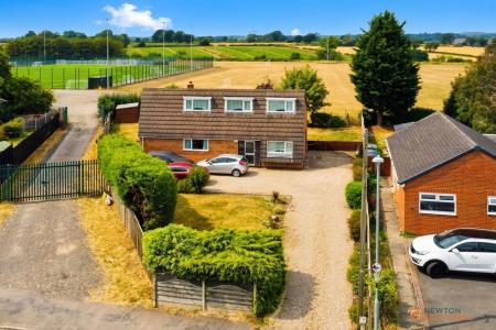 3 bedroom Detached house for sale in Heath Lane, Earl Shilton, LE9