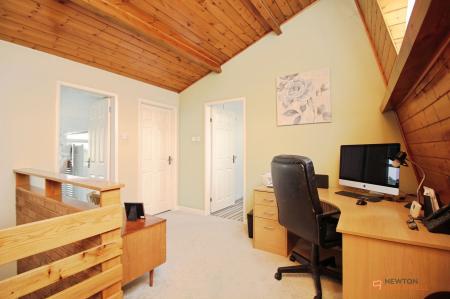 3 bedroom Detached house for sale in Heath Lane, Earl Shilton, LE9