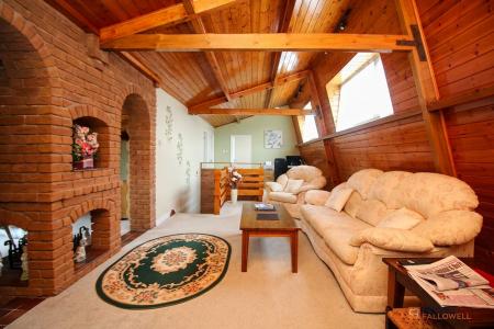 3 bedroom Detached house for sale in Heath Lane, Earl Shilton, LE9