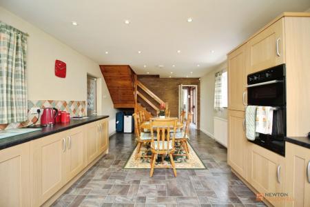 3 bedroom Detached house for sale in Heath Lane, Earl Shilton, LE9
