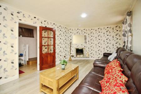 4 bedroom Detached house for sale in Columbine Close, Leicester, LE3