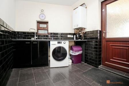 4 bedroom Detached house for sale in Columbine Close, Leicester, LE3