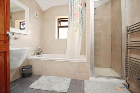 4 bedroom Detached house for sale in Columbine Close, Leicester, LE3
