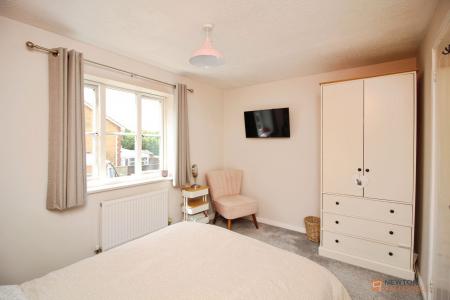 2 bedroom Semi-detached house for sale in Pretoria Close, Thurcaston Park, LE4