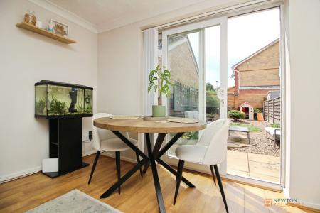 2 bedroom Semi-detached house for sale in Pretoria Close, Thurcaston Park, LE4
