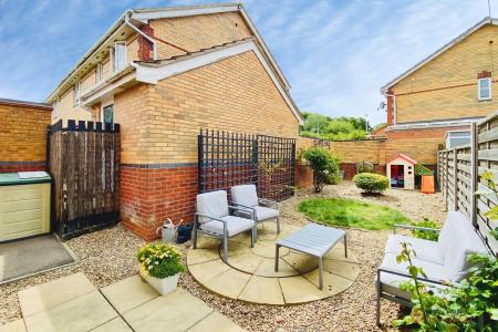 2 bedroom Semi-detached house for sale in Pretoria Close, Thurcaston Park, LE4