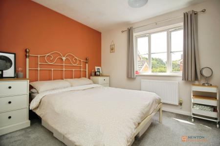 2 bedroom Semi-detached house for sale in Pretoria Close, Thurcaston Park, LE4