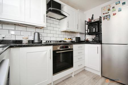 2 bedroom Semi-detached house for sale in Pretoria Close, Thurcaston Park, LE4