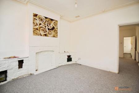 3 bedroom Terraced House for sale in Tudor Road, Leicester, LE3