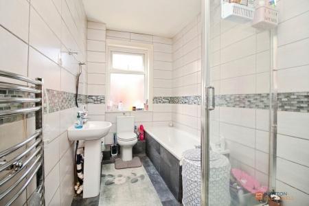 2 bedroom Terraced House for sale in Bruce Street, Leicester, LE3