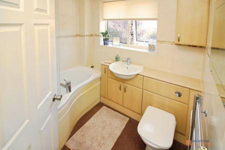 4 bedroom Detached house for sale in Wolsey Close, Leicester Forest East, LE3