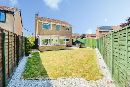 4 bedroom Detached house for sale in Wolsey Close, Leicester Forest East, LE3