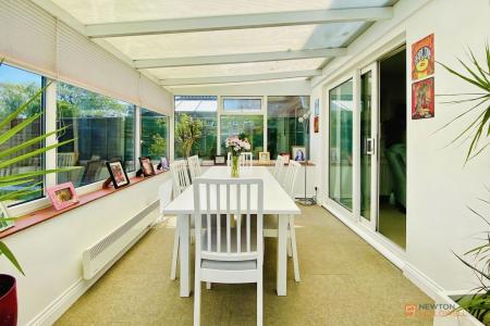4 bedroom Detached house for sale in Wolsey Close, Leicester Forest East, LE3