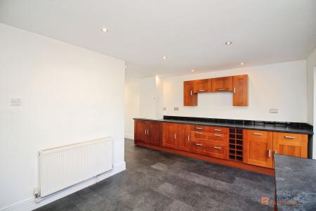 4 bedroom Detached house for sale in Hilders Road, Leicester, LE3