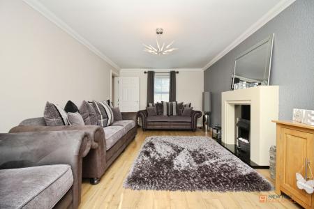 5 bedroom Detached house for sale in Barons Close, Kirby Muxloe, LE9