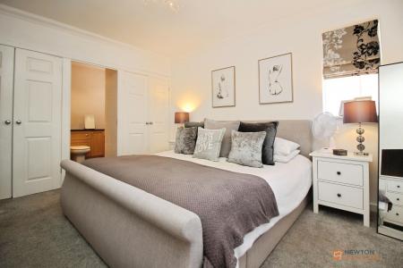 5 bedroom Detached house for sale in Barons Close, Kirby Muxloe, LE9