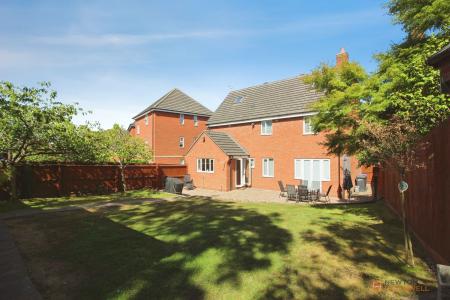 5 bedroom Detached house for sale in Barons Close, Kirby Muxloe, LE9