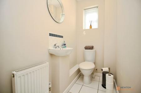 5 bedroom Detached house for sale in Barons Close, Kirby Muxloe, LE9