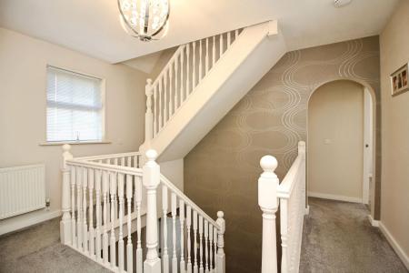 5 bedroom Detached house for sale in Barons Close, Kirby Muxloe, LE9