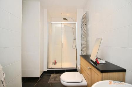 5 bedroom Detached house for sale in Barons Close, Kirby Muxloe, LE9