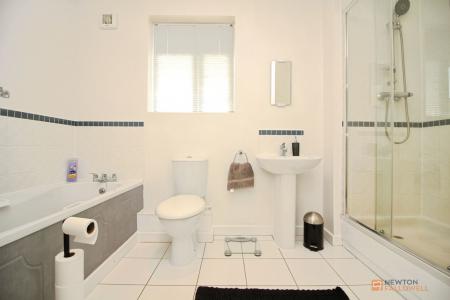 5 bedroom Detached house for sale in Barons Close, Kirby Muxloe, LE9