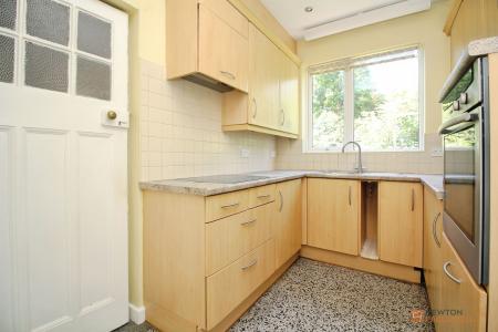 3 bedroom Semi-detached house for sale in Ainsdale Road, Leicester, LE3