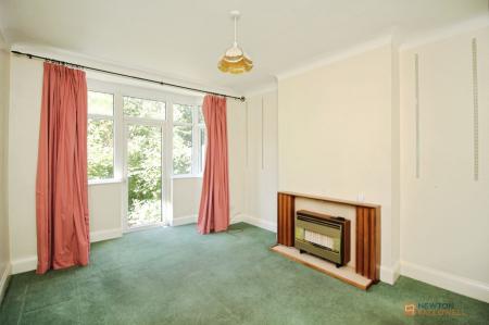 3 bedroom Semi-detached house for sale in Ainsdale Road, Leicester, LE3