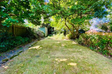 3 bedroom Semi-detached house for sale in Ainsdale Road, Leicester, LE3