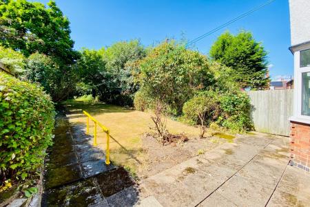 3 bedroom Semi-detached house for sale in Ainsdale Road, Leicester, LE3