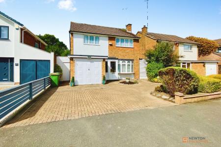 4 bedroom Detached house for sale in Lubbesthorpe Road, Leicester, LE3