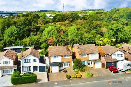 4 bedroom Detached house for sale in Lubbesthorpe Road, Leicester, LE3