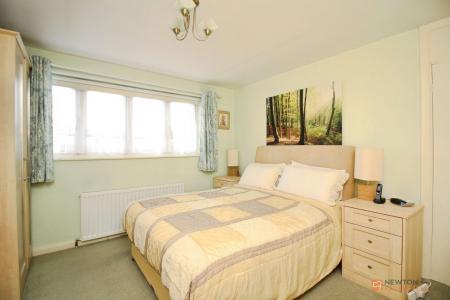 4 bedroom Detached house for sale in Lubbesthorpe Road, Leicester, LE3