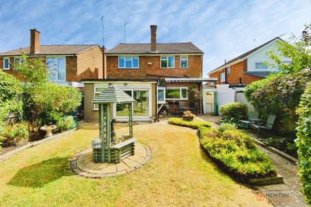 4 bedroom Detached house for sale in Lubbesthorpe Road, Leicester, LE3