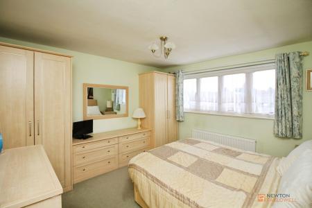 4 bedroom Detached house for sale in Lubbesthorpe Road, Leicester, LE3