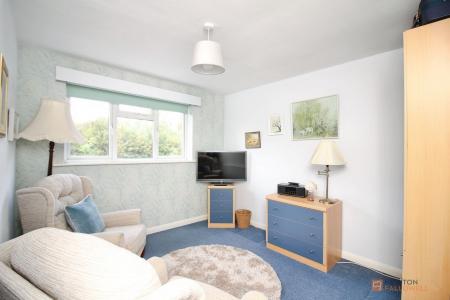 4 bedroom Detached house for sale in Lubbesthorpe Road, Leicester, LE3