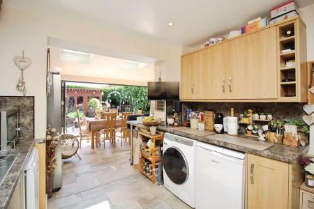 3 bedroom Detached house for sale in Guinevere Way, Leicester Forest East, LE3