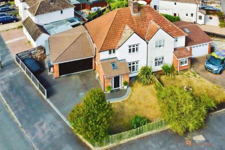 3 bedroom Semi-detached house for sale in Erdyngton Road, Leicester, LE3