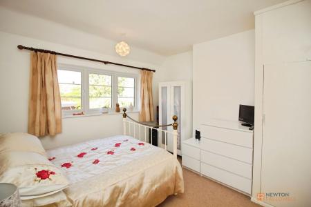 3 bedroom Semi-detached house for sale in Erdyngton Road, Leicester, LE3