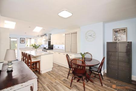 3 bedroom Semi-detached house for sale in Erdyngton Road, Leicester, LE3
