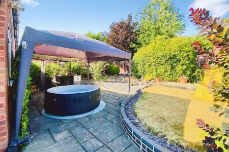 2 bedroom Semi-detached house for sale in Danehill, Ratby, LE6