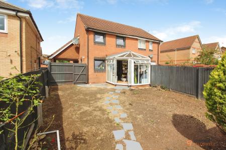 3 bedroom Semi-detached house for sale in Darien Way, Braunstone, LE3