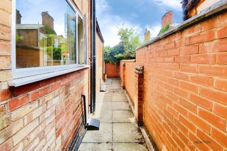 3 bedroom Terraced House for sale in Wilberforce Road, Leicester, LE3