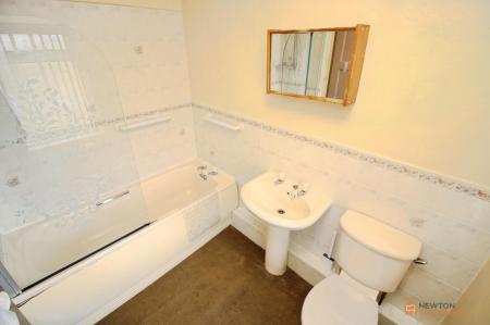 3 bedroom Semi-detached house for sale in Kay Road, Leicester, LE3