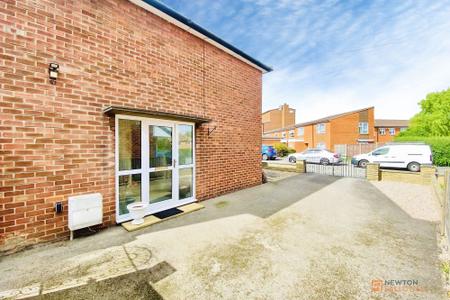 2 bedroom Semi-detached house for sale in The Osiers, Leicester, LE3