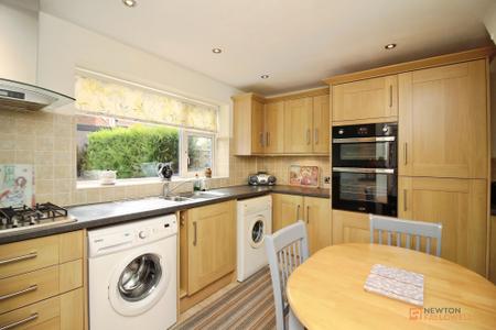 2 bedroom Semi-detached house for sale in The Osiers, Leicester, LE3