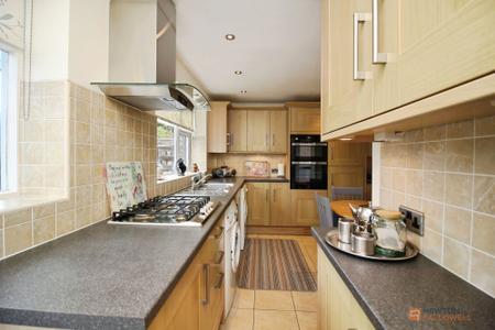 2 bedroom Semi-detached house for sale in The Osiers, Leicester, LE3