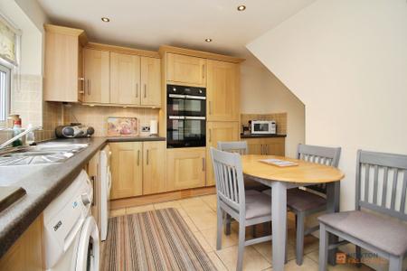 2 bedroom Semi-detached house for sale in The Osiers, Leicester, LE3